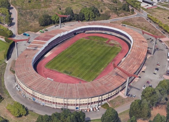 Federación e clubs santigueses demandan medidas urxentes co Estadio San Lázaro