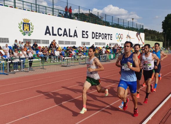 Trece metais para o atletismo galego máster en Alcalá